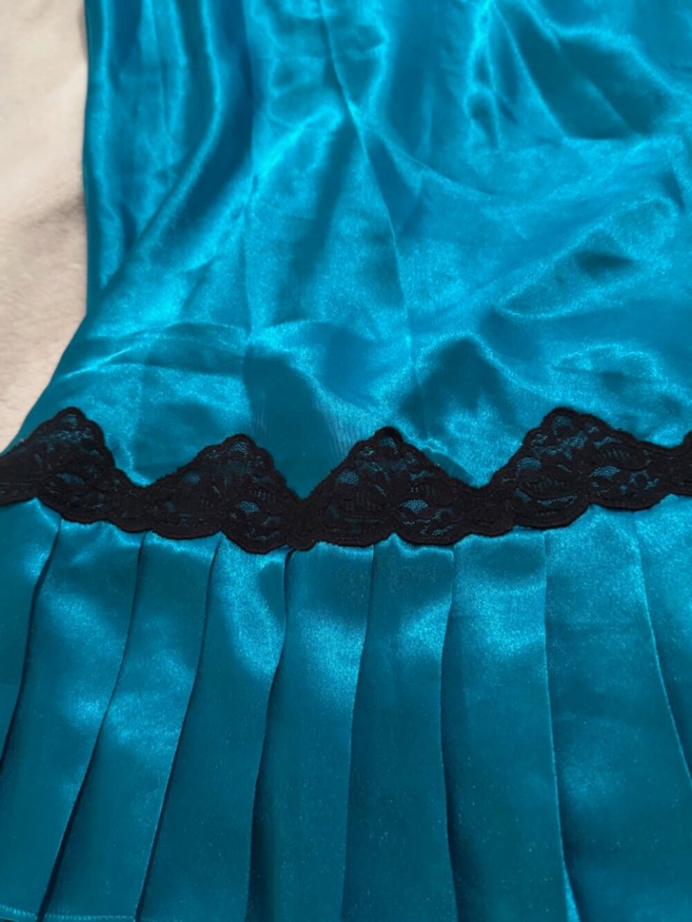 Victoria Secret Gold Label Vintage "Teal" Chemise Pleats and Lace - Picture 7 of 15